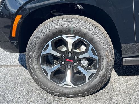 New 2026 GMC Yukon AT4 w/ AT4 Premium Package AWD/4WD image 17