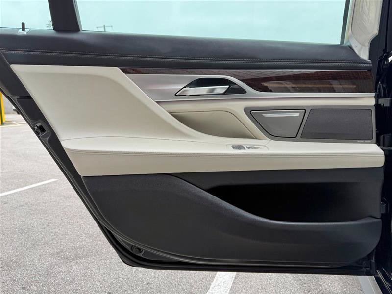 Used 2016 BMW 740i RWD image 30