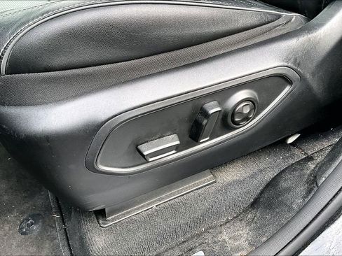 Used 2023 Jeep Grand Cherokee Overland w/ MOPAR Finishing Package image 37