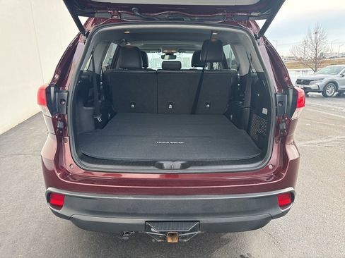 Used 2019 Toyota Highlander XLE image 5