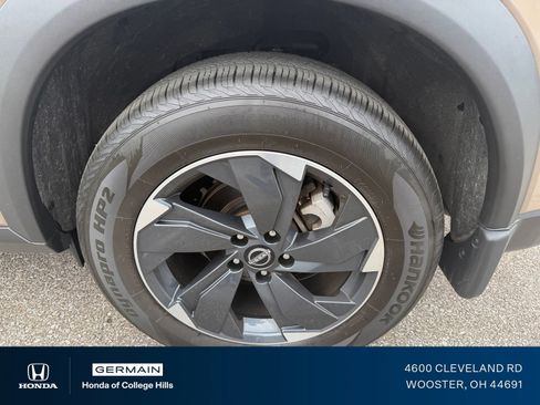 Used 2024 Nissan Rogue SV AWD/4WD image 10