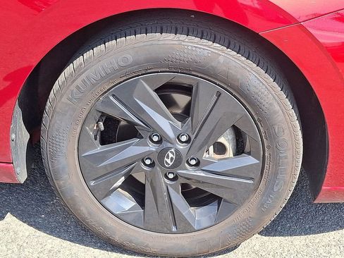 Used 2023 Hyundai Elantra SEL image 9