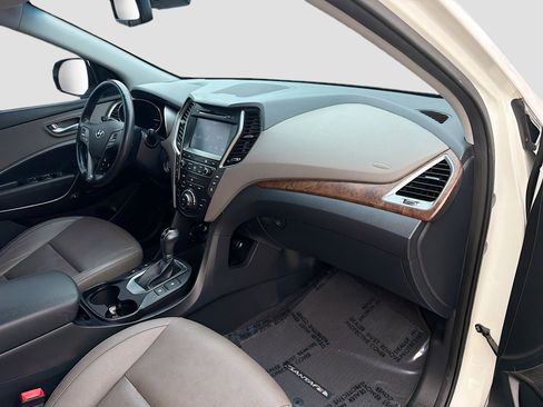 Used 2018 Hyundai Santa Fe Limited image 15