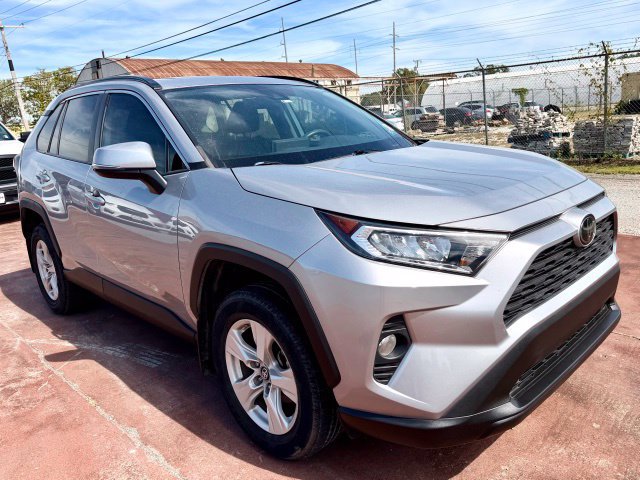 Used 2019 Toyota RAV4 XLE FWD image 3