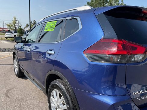 Used 2019 Nissan Rogue SV AWD/4WD image 5