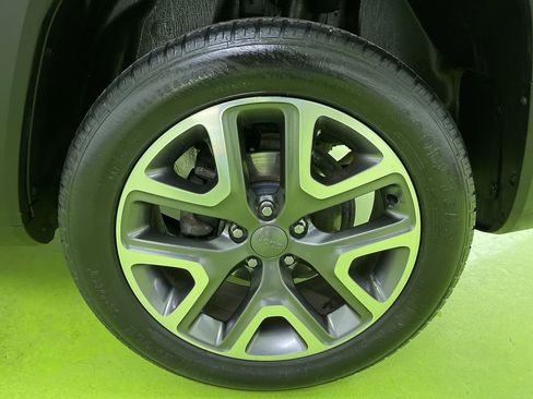 Used 2017 Jeep Renegade Latitude w/ Cold Weather Group image 15