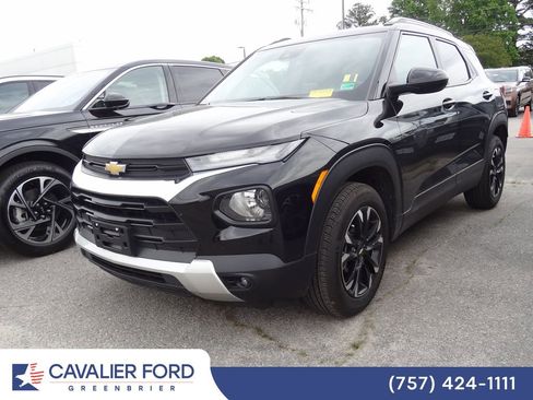Used 2022 Chevrolet TrailBlazer LT w/ Convenience Package AWD/4WD image 3
