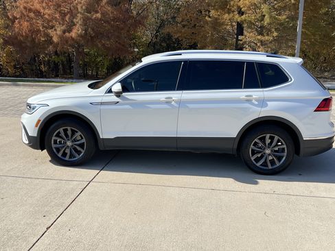 Certified 2023 Volkswagen Tiguan SE image 7