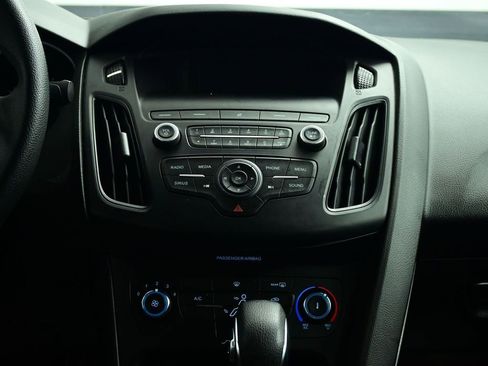 Used 2018 Ford Focus SE image 37