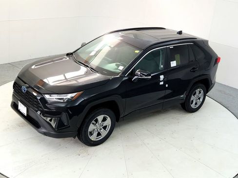 Used 2024 Toyota RAV4 XLE w/ Convenience Package AWD/4WD image 14