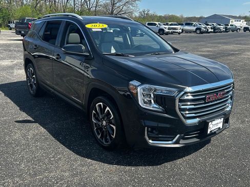 Used 2023 GMC Terrain SLT FWD image 1