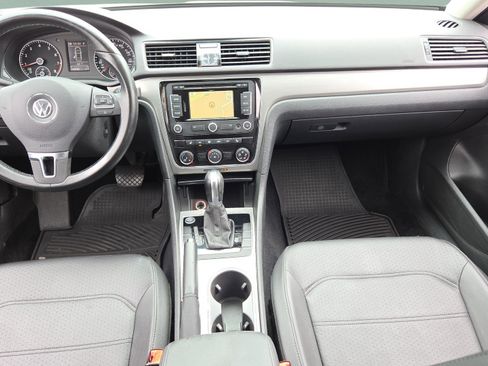 Used 2014 Volkswagen Passat 1.8T SE image 15