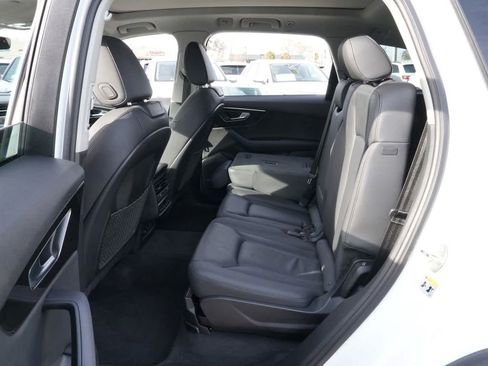 Used 2024 Audi Q7 3.0T Premium Plus image 17