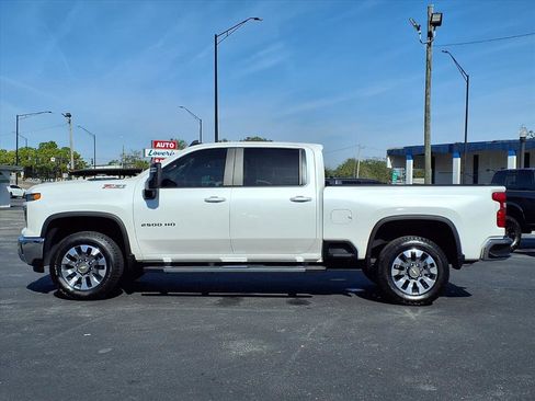 Used 2024 Chevrolet Silverado 2500 LT image 3