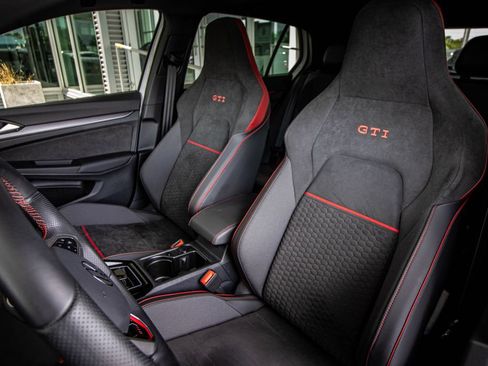Used 2025 Volkswagen GTI SE FWD image 26
