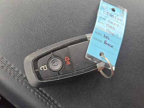 Used 2024 Ford Edge SEL AWD/4WD image 28