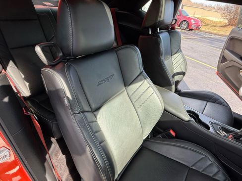 Used 2016 Dodge Challenger SRT Hellcat image 33