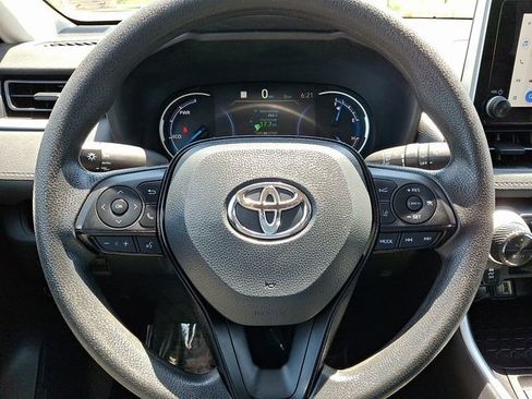 Used 2024 Toyota RAV4 XLE AWD/4WD image 18