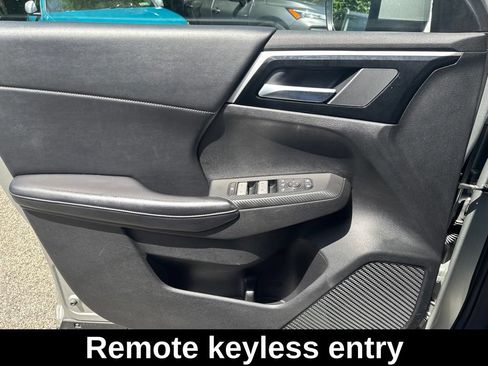 Used 2024 Mitsubishi Outlander SE AWD/4WD image 5