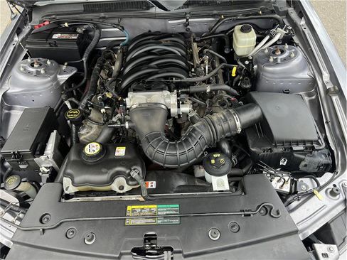 Used 2006 Ford Mustang GT RWD image 18