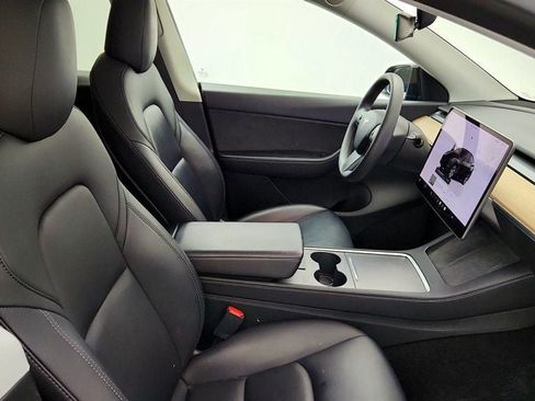Used 2022 Tesla Model Y Long Range AWD/4WD image 26