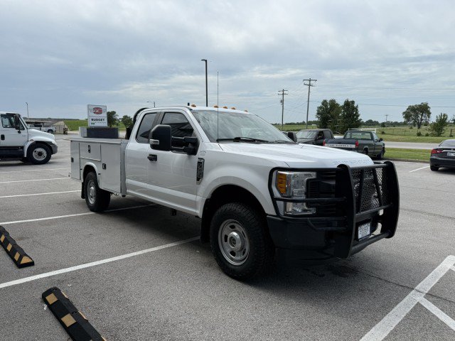 Used 2017 Ford F350 XL w/ Power Equipment Group AWD/4WD image 3