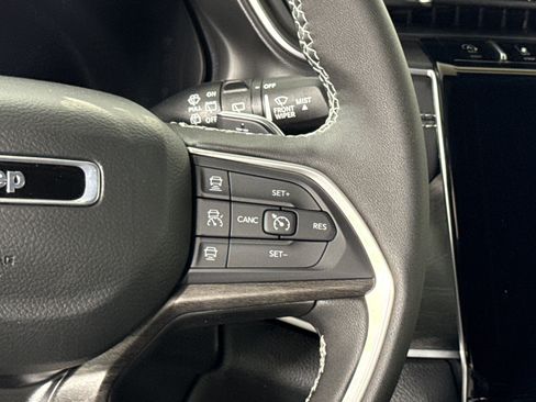 New 2025 Jeep Grand Cherokee Limited w/ Trailer Tow Package image 18