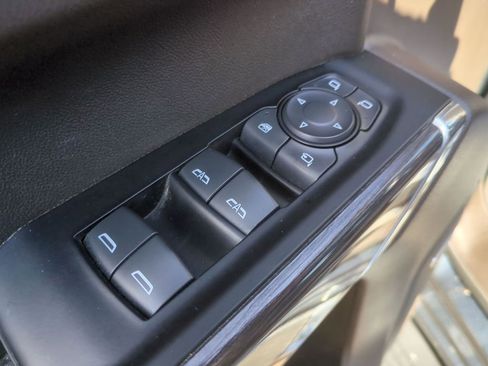 Used 2022 Chevrolet Silverado 1500 LTZ w/ LTZ Premium Package image 15