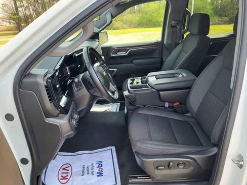 Used 2025 Chevrolet Silverado 1500 LT image 10