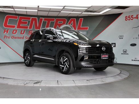 New 2026 Nissan Kicks SV w/ Charging Package image 1