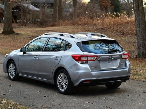Used 2017 Subaru Impreza 2.0i Premium w/ Popular Package #2 image 4
