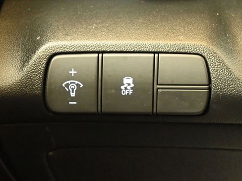 Certified 2024 Hyundai Elantra SEL w/ Convenience Package image 24