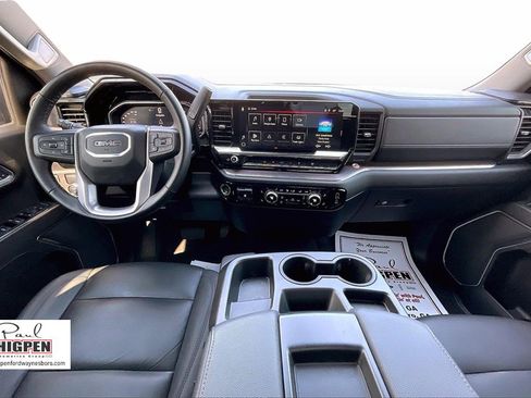 Used 2025 GMC Sierra 1500 SLT image 15