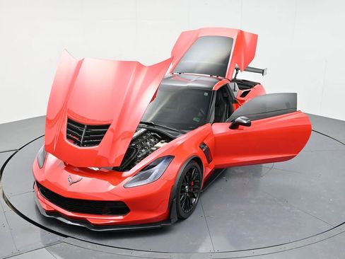 Used 2015 Chevrolet Corvette Z06 w/ 3LZ Preferred Equipment Group RWD image 48