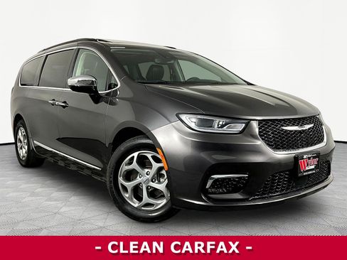 Used 2023 Chrysler Pacifica Limited FWD image 3
