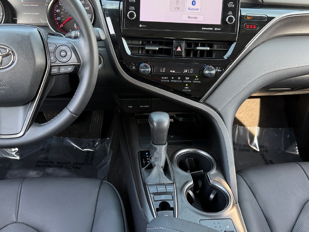 Used 2022 Toyota Camry XSE FWD image 12