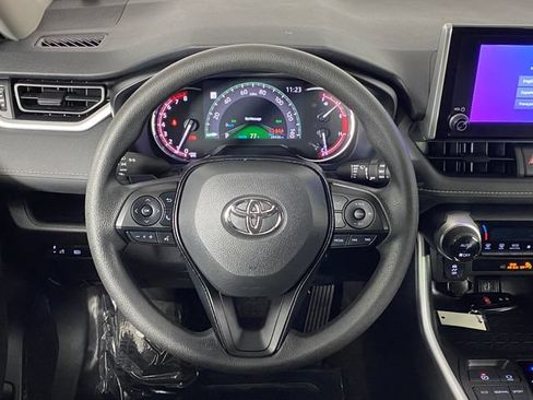 Certified 2025 Toyota RAV4 XLE AWD/4WD image 18