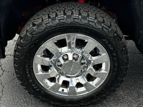 Used 2019 GMC Sierra 2500 Denali w/ Duramax Plus Package AWD/4WD image 34