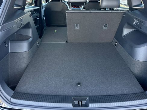 New 2026 Volkswagen Tiguan SE R-Line image 13