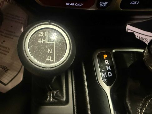 Used 2022 Jeep Wrangler Rubicon w/ Cold Weather Group AWD/4WD image 31