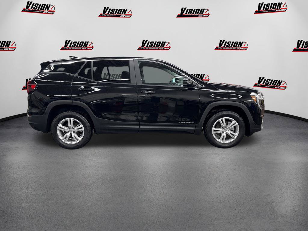 Used 2023 GMC Terrain SLE w/ LPO, Floor Liner Package AWD/4WD image 4