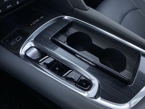 Certified 2022 Buick Enclave Premium w/ LPO, Touring Package image 8