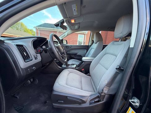 Used 2019 Chevrolet Colorado W/T w/ WT Convenience Package RWD image 14