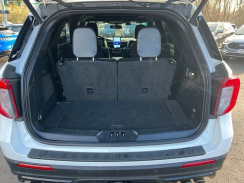 Used 2023 Ford Explorer ST w/ Equipment Group 401A image 7