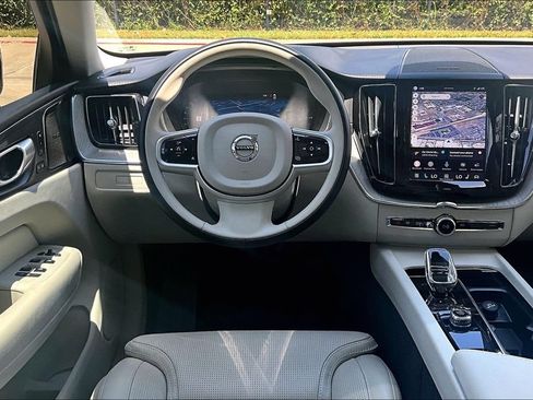 Used 2025 Volvo XC60 T8 Ultra w/ Protection Package Premier AWD/4WD image 5