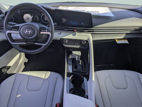 New 2026 Hyundai Elantra Limited FWD image 14