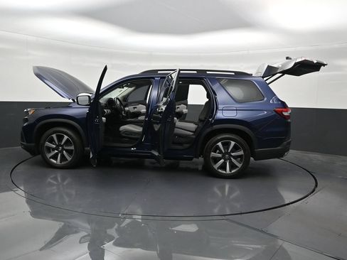 Used 2025 Honda Pilot Touring image 34