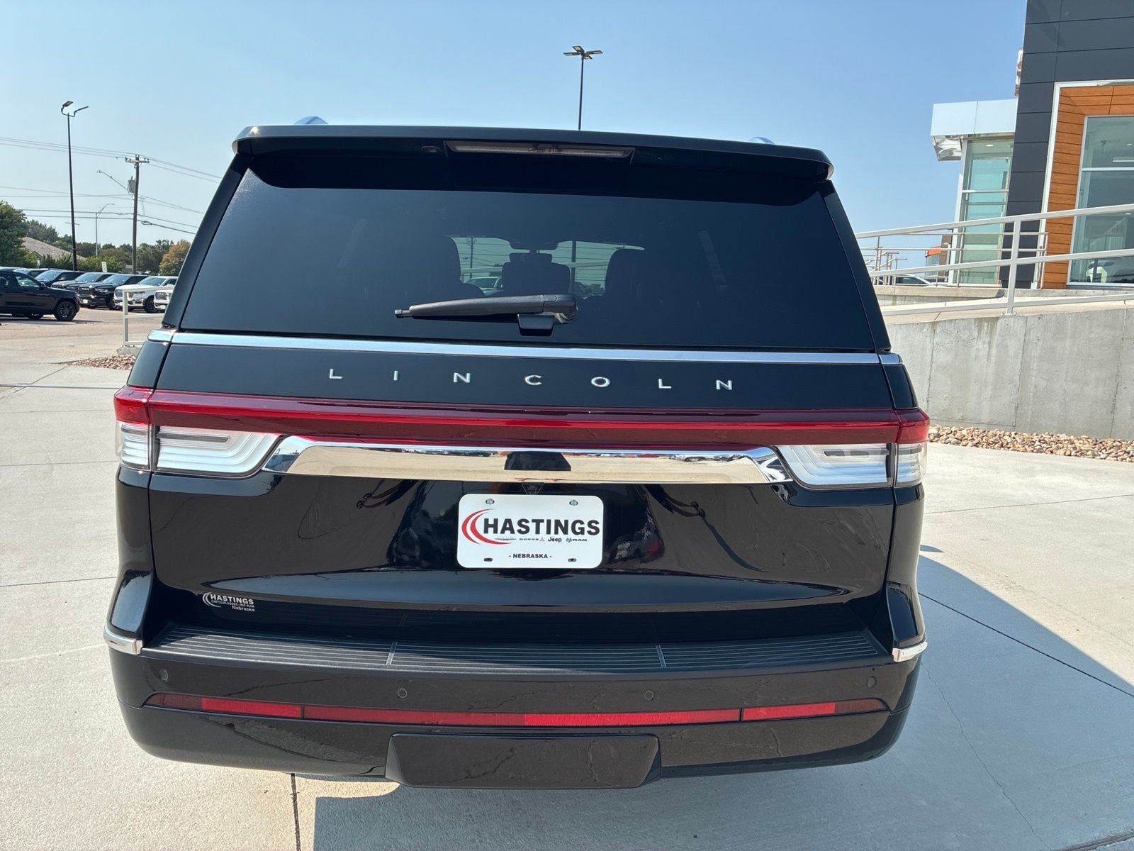 Used 2024 Lincoln Navigator Reserve AWD/4WD image 4