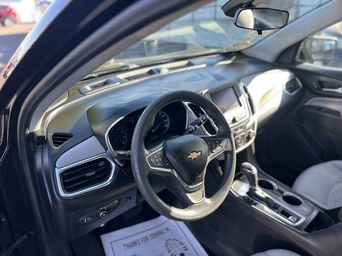 Used 2021 Chevrolet Equinox LS FWD image 9
