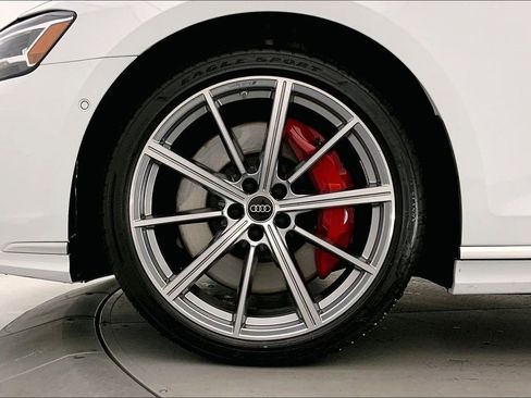 Used 2024 Audi S8 AWD/4WD image 8